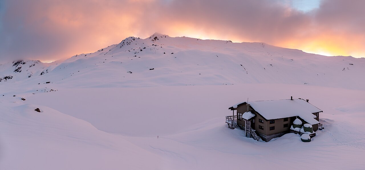 lesser cold solar term meaning opening image showing China winter landscape in a clear landscape context